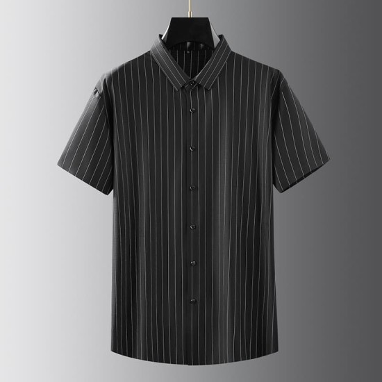 Vertical striped short-sleeved shirt