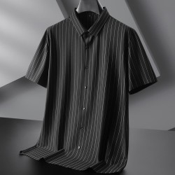 Vertical striped short-sleeved shirt