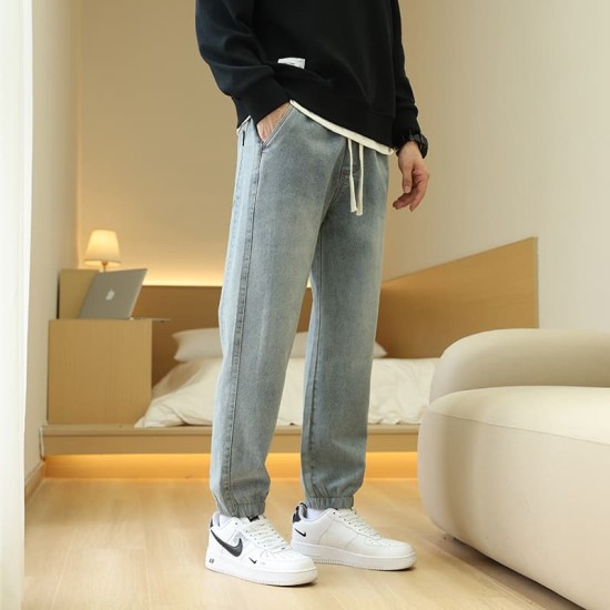 Casual loose-fitting jeans Casual loose-fitting jeans